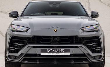 Lamborghini Urus 4