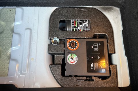 Mini Hatch JOHN COOPER WORKS - NANUQ WHITE - MINI SERVICE HISTORY 44