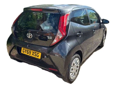 Toyota Aygo 1.0 VVT-i x-play Hatchback 5dr Petrol x-shift Euro 6 (71 ps) 4