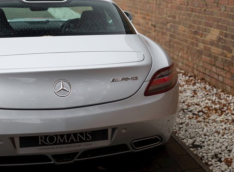Mercedes-Benz SLS AMG 23