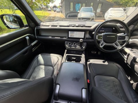 Land Rover Defender X-DYNAMIC S MHEV 24