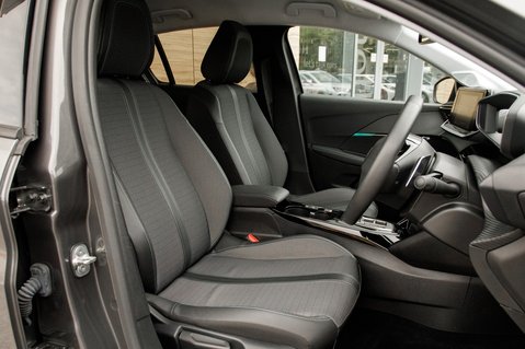 Peugeot 208 PURETECH ALLURE PREMIUM PLUS S/S 30