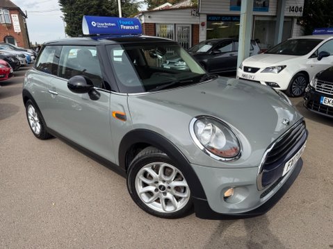 Mini Hatch 1.5 Cooper Euro 6 (s/s) 3dr 8