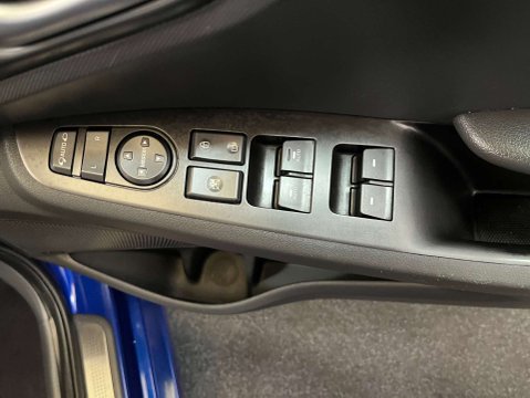 Hyundai IONIQ 1.6 IONIQ First Edition FHEV Semi-Auto 5dr 9