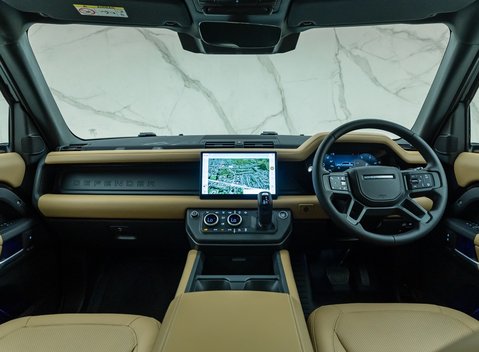 Land Rover Defender 110 D250 X-DYNAMIC HSE 21