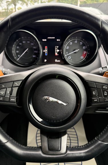 Jaguar F-Type V6 S - NEW ENGINE FITTED BY JAGUAR AT 48K - 13 SERVICES RECORDED 