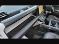 Land Rover Defender HSE MHEV 37