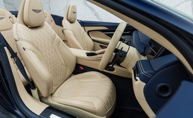 Aston Martin DB12 Volante 18