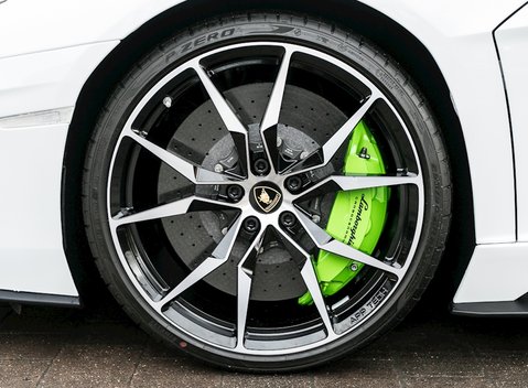 Lamborghini Aventador S 10