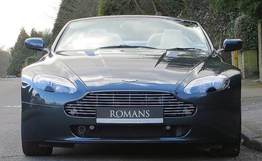Aston Martin V8 Vantage Roadster 5