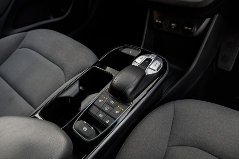 Hyundai IONIQ PREMIUM 35