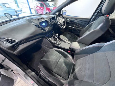 Ford Kuga 2.0 TDCi ST-Line X AWD Euro 6 (s/s) 5dr 31