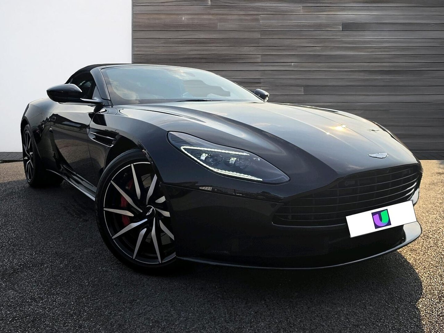Aston Martin DB11 2020