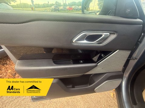 Land Rover Range Rover Velar 2.0 Range Rover Velar R-Dynamic SE D180 Auto 4WD 5dr 32