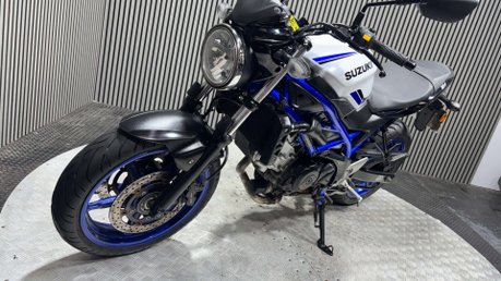 Suzuki SV650 2020 ONLY 8K SERVICED LONG MOT WARRANTY A2 NAKED BIKE 7