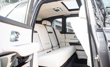 Rolls-Royce Cullinan 16