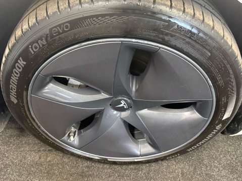 Tesla Model 3 Model 3 Long Range AWD 4WD 4dr 10