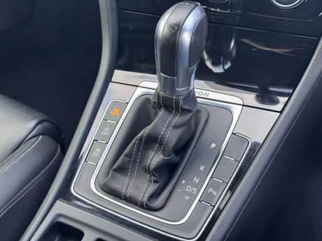 Volkswagen Golf 2.0 Golf R DSG 4WD 5dr 33