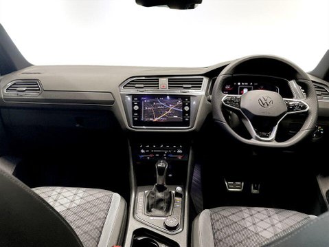 Volkswagen Tiguan 2.0 TDI R-Line SUV 5dr Diesel DSG 4Motion Euro 6 (s/s) (200 ps) Air Con - A 19