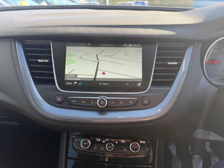 Vauxhall Grandland X SRI NAV 10