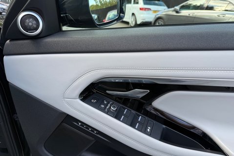 Land Rover Range Rover Evoque R-DYNAMIC HSE MHEV - 240 BHP - FULL SERVICE HISTORY - ADAPTIVE CRUISE 28