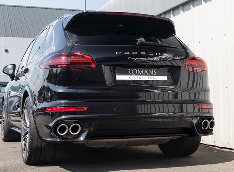 Porsche Cayenne Turbo 26