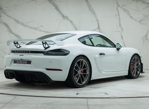 Porsche Cayman GT4 (718) 7