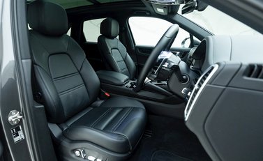 Porsche Cayenne E-Hybrid 10