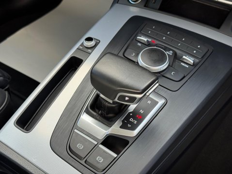 Audi Q5 2.0 TDI 40 Sport S Tronic quattro Euro 6 (s/s) 5dr 32
