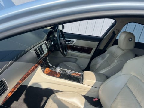 Jaguar XF 3.0d S V6 Portfolio Auto Euro 5 (s/s) 4dr 36