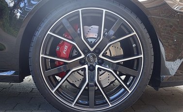 Audi RS6 Avant Performance 13