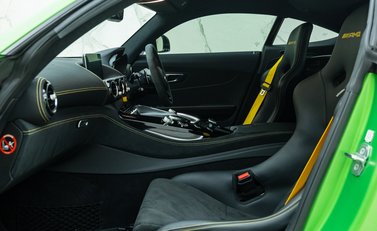 Mercedes-Benz AMG GT R 16