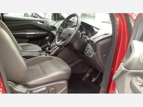 Ford Kuga 1.5T EcoBoost Titanium 2WD Euro 6 (s/s) 5dr 9
