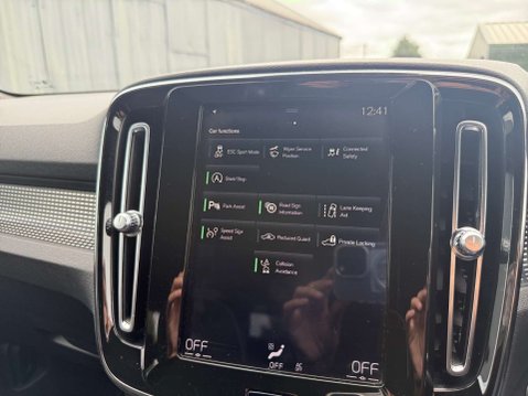 Volvo XC40 2.0 XC40 R-Design D3 Auto 5dr 31