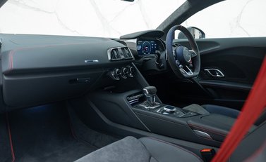 Audi R8 GT 18