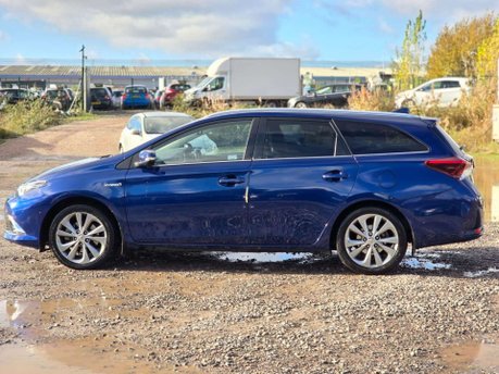 Toyota Auris 1.8 VVT-h Excel Touring Sports 5dr Petrol Hybrid CVT Euro 6 (s/s) (136 ps) 4