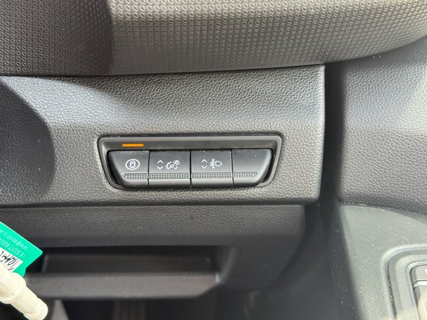 Renault Trafic SWB L1H1 [SOLD MM] Low Roof Advance SL30 Air Con Nav Sensors EURO 6 28