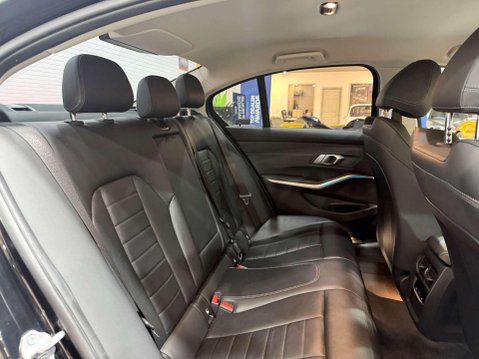 BMW 3 Series 2.0 330e 12kWh Sport Pro Saloon 4dr Petrol Plug-in Hybrid Auto Euro 6 (s/s) 39