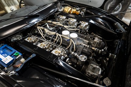 Ferrari 365 GTC/4 38