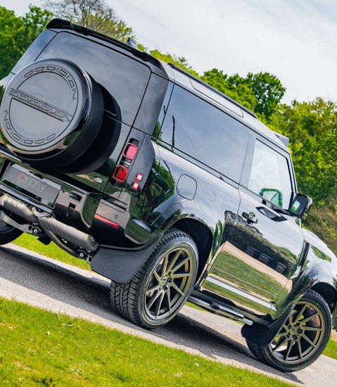Land Rover Defender D250 X-Dynamic HSE Hard Top Obsidian 1