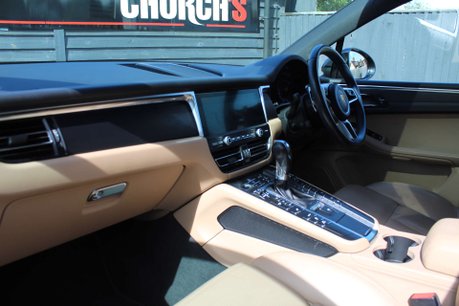 Porsche Macan 2.0T SUV 5dr Petrol PDK 4WD Euro 6 (s/s) (265 ps) 17