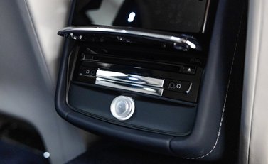 Rolls-Royce Phantom VIII EWB 45