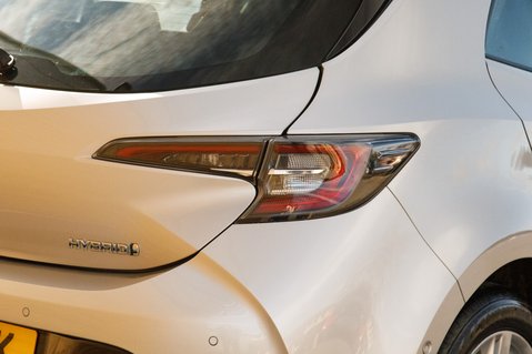 Toyota Corolla ICON TECH 9