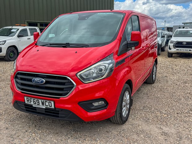 Ford Transit Custom SWB L1H1 [SOLD MM] Low Roof Limited 280 Air Con Nav Sensors EURO 6 2
