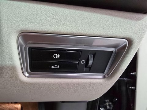 Jaguar XF 3.0d V6 Premium Luxury Auto Euro 5 (s/s) 4dr 38