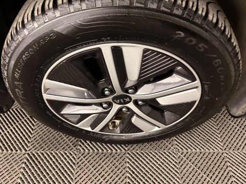 Kia Niro 1.6 GDi 2 DCT Euro 6 (s/s) 5dr 26