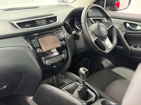 Nissan Qashqai 1.3 Qashqai N-Connecta DiG-T 5dr 52