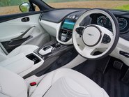 Aston Martin DBX 707 9