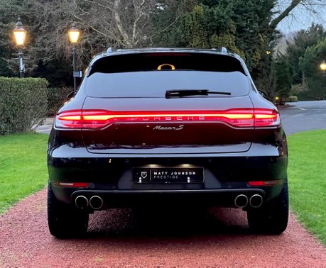 Porsche Macan S PDK 19