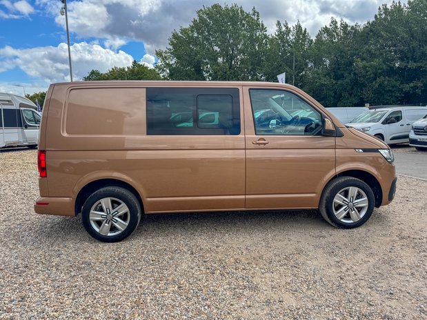 Volkswagen Transporter Crew Cab SWB L1H1 T32 Tdi Kombi Highline Air Con SELECT 6